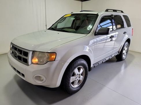 Used 2011 Ford Escape XLT image 10