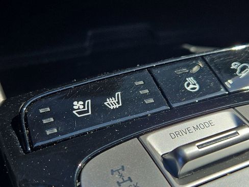 Certified 2023 Hyundai Tucson Limited AWD/4WD image 25