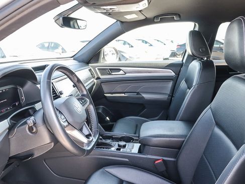 Used 2022 Volkswagen Atlas Cross Sport SE image 17
