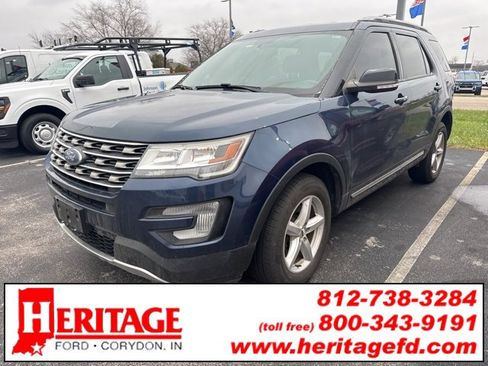 Used 2017 Ford Explorer XLT image 1