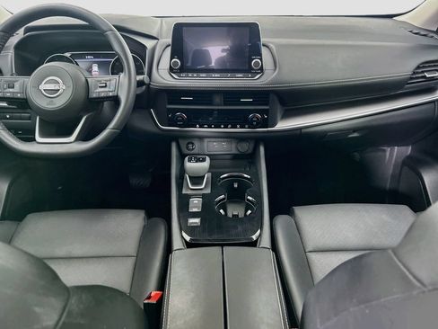 Used 2024 Nissan Rogue SV w/ SV Premium Package FWD image 13