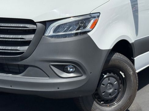 New 2025 Mercedes-Benz Sprinter 2500 image 4