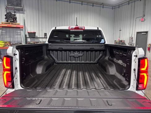 Used 2026 Chevrolet Colorado ZR2 w/ Technology Package image 13