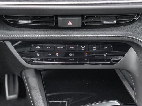 Used 2023 Buick Envision Essence w/ Sport Touring Package AWD/4WD image 30