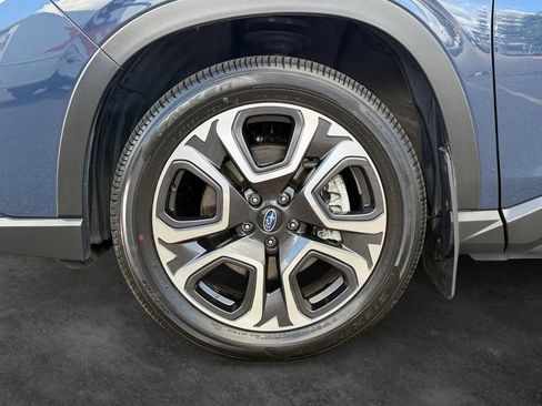Used 2023 Subaru Ascent Limited w/ Technology Package AWD/4WD image 4