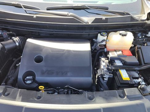 Used 2023 Chevrolet Traverse Premier w/ LPO, Cargo Package FWD image 27
