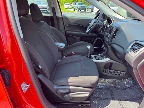 Used 2018 Jeep Compass Sport AWD/4WD image 21