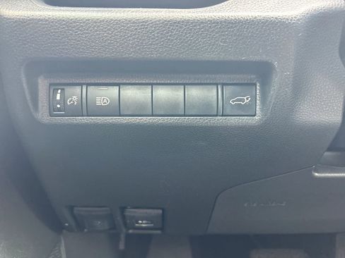 Used 2023 Toyota RAV4 XLE Premium FWD image 38