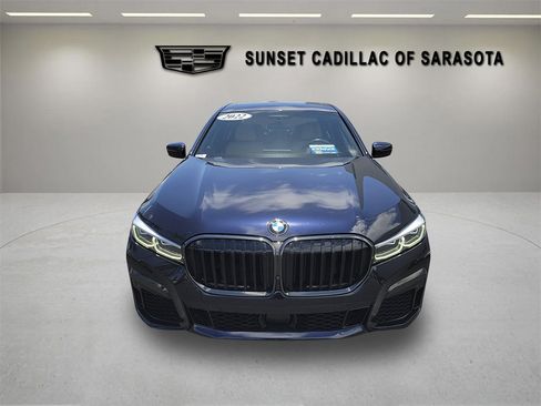 Used 2022 BMW 750i xDrive w/ Luxury Rear Seating Package AWD/4WD image 2