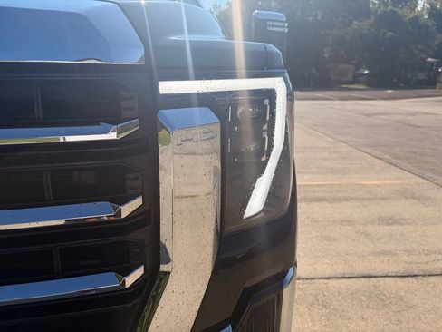 Used 2025 GMC Sierra 3500 SLT w/ SLT Premium Package AWD/4WD image 16