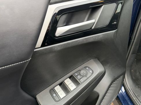 Used 2024 Mitsubishi Outlander SE image 11