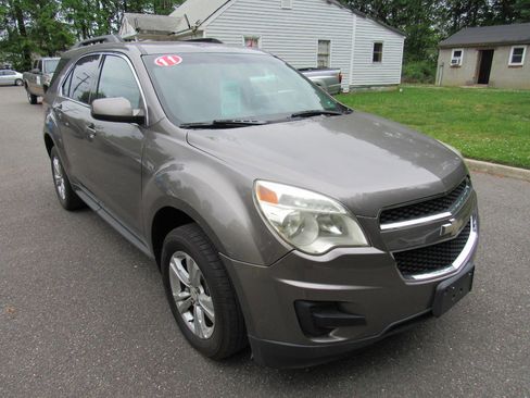 Used 2011 Chevrolet Equinox LT FWD image 1