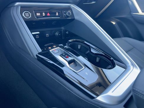 New 2025 Audi Q5 Premium Plus image 18