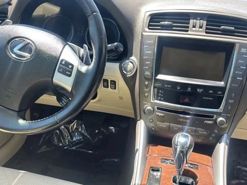 Used 2011 Lexus IS 250 w/ Premium Pkg Value Edition RWD image 21