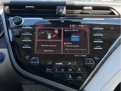Used 2018 Toyota Camry XLE w/ Audio Package FWD image 14