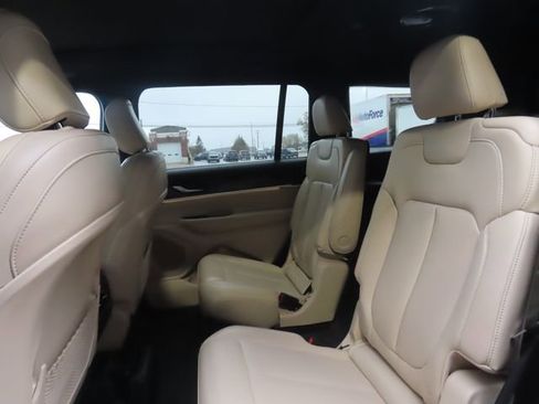 Used 2023 Jeep Grand Cherokee L Limited AWD/4WD image 22