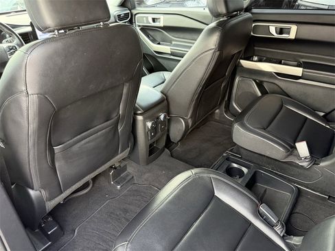 Used 2021 Ford Explorer XLT w/ Equipment Group 202A image 30