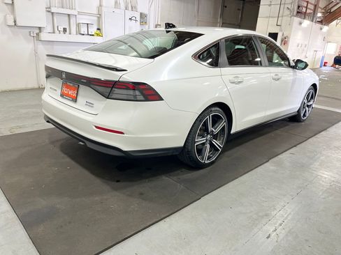 Used 2024 Honda Accord Sport image 9