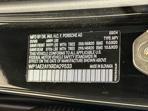 Certified 2024 Porsche Cayenne AWD/4WD image 41