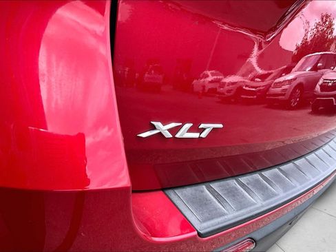 Used 2021 Ford Explorer XLT w/ Equipment Group 202A RWD image 33