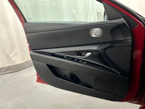 Used 2023 Hyundai Elantra SEL FWD image 18