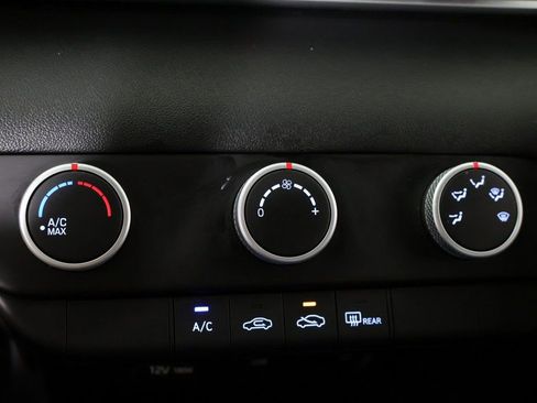 Used 2021 Hyundai Elantra SE image 44