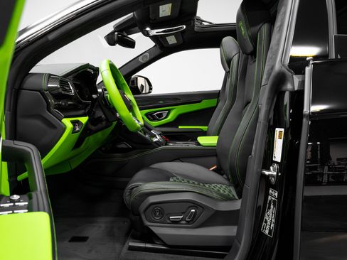 Used 2022 Lamborghini Urus image 5