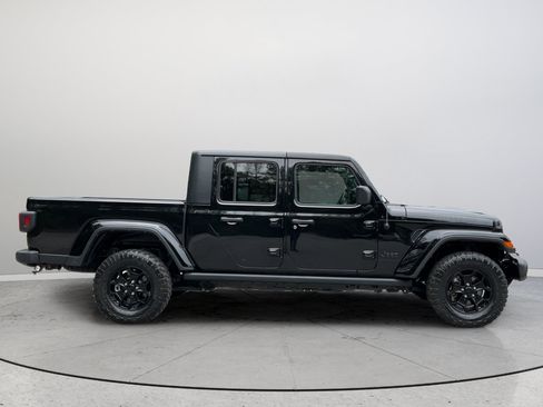 Used 2023 Jeep Gladiator Sport AWD/4WD image 6