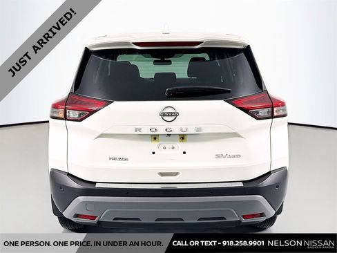 Used 2023 Nissan Rogue SV image 6