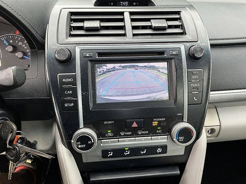 Used 2014 Toyota Camry FWD image 15