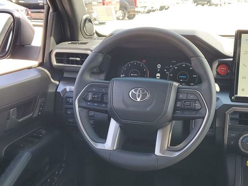 Certified 2025 Toyota 4Runner TRD Off-Road Premium image 25