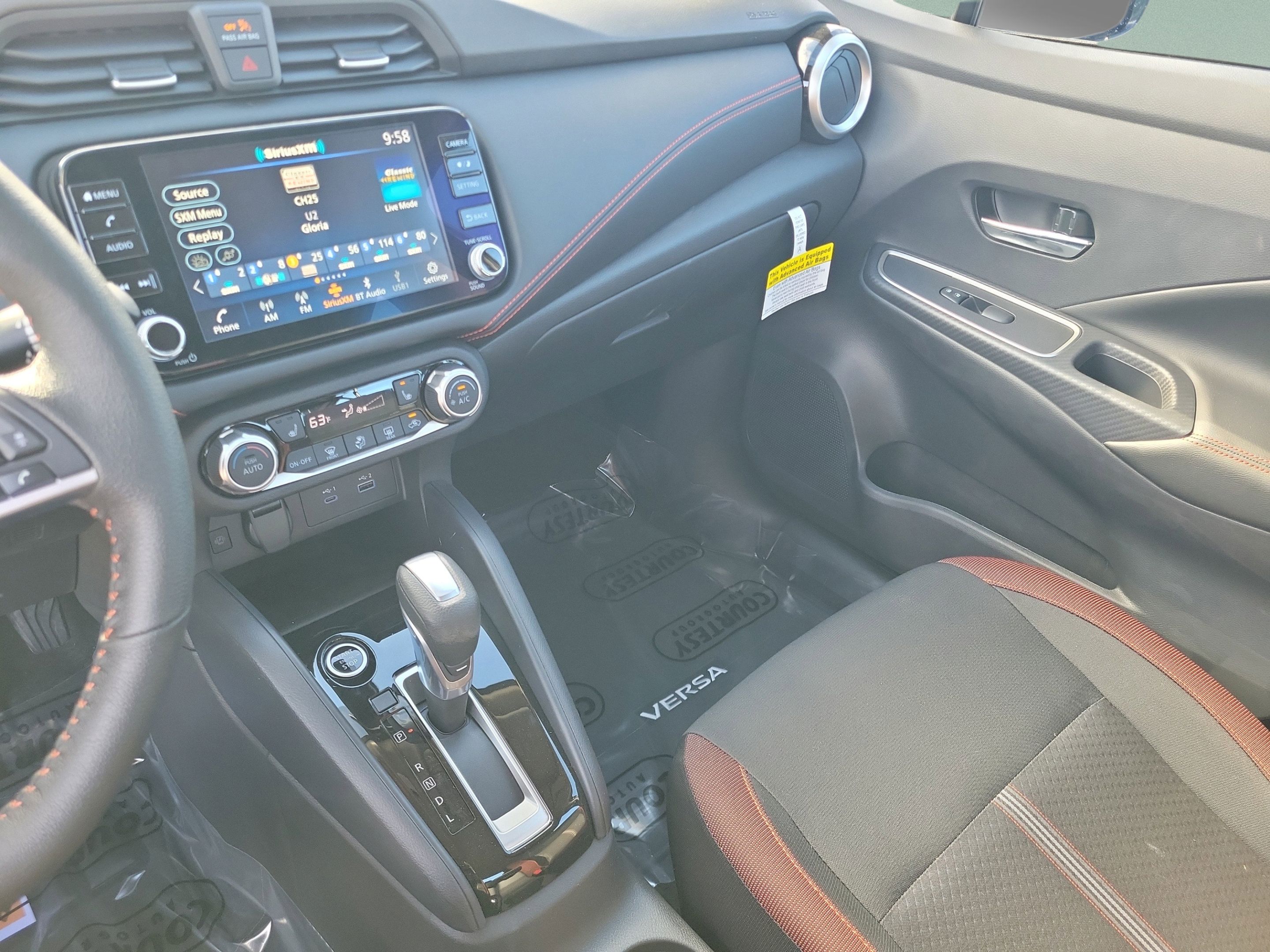 New 2025 Nissan Versa SR w/ Trunk Package FWD image 29