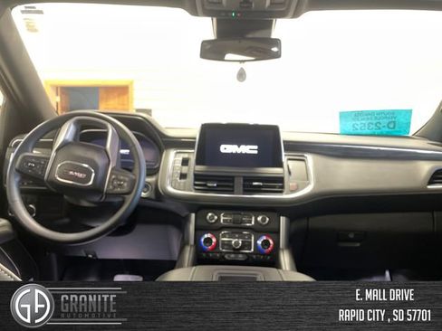 Used 2023 GMC Yukon SLT w/ SLT Luxury Package AWD/4WD image 13