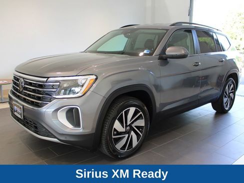 Used 2025 Volkswagen Atlas SE FWD image 13