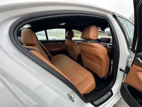 Used 2022 BMW 530i w/ Convenience Package RWD image 17