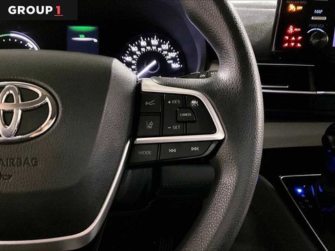 Certified 2021 Toyota Sienna LE image 24