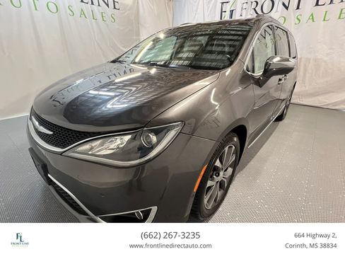 Used 2017 Chrysler Pacifica Limited w/ UConnect Theater Package FWD image 3