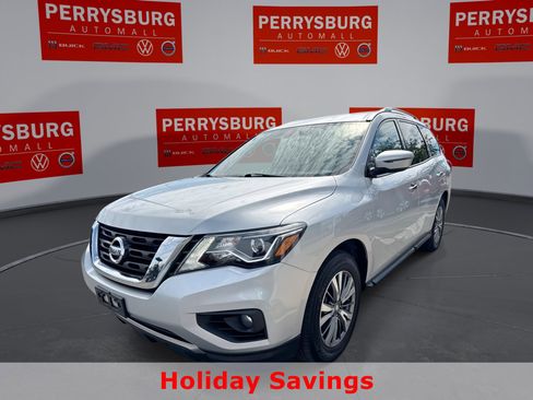 Used 2020 Nissan Pathfinder SV image 1