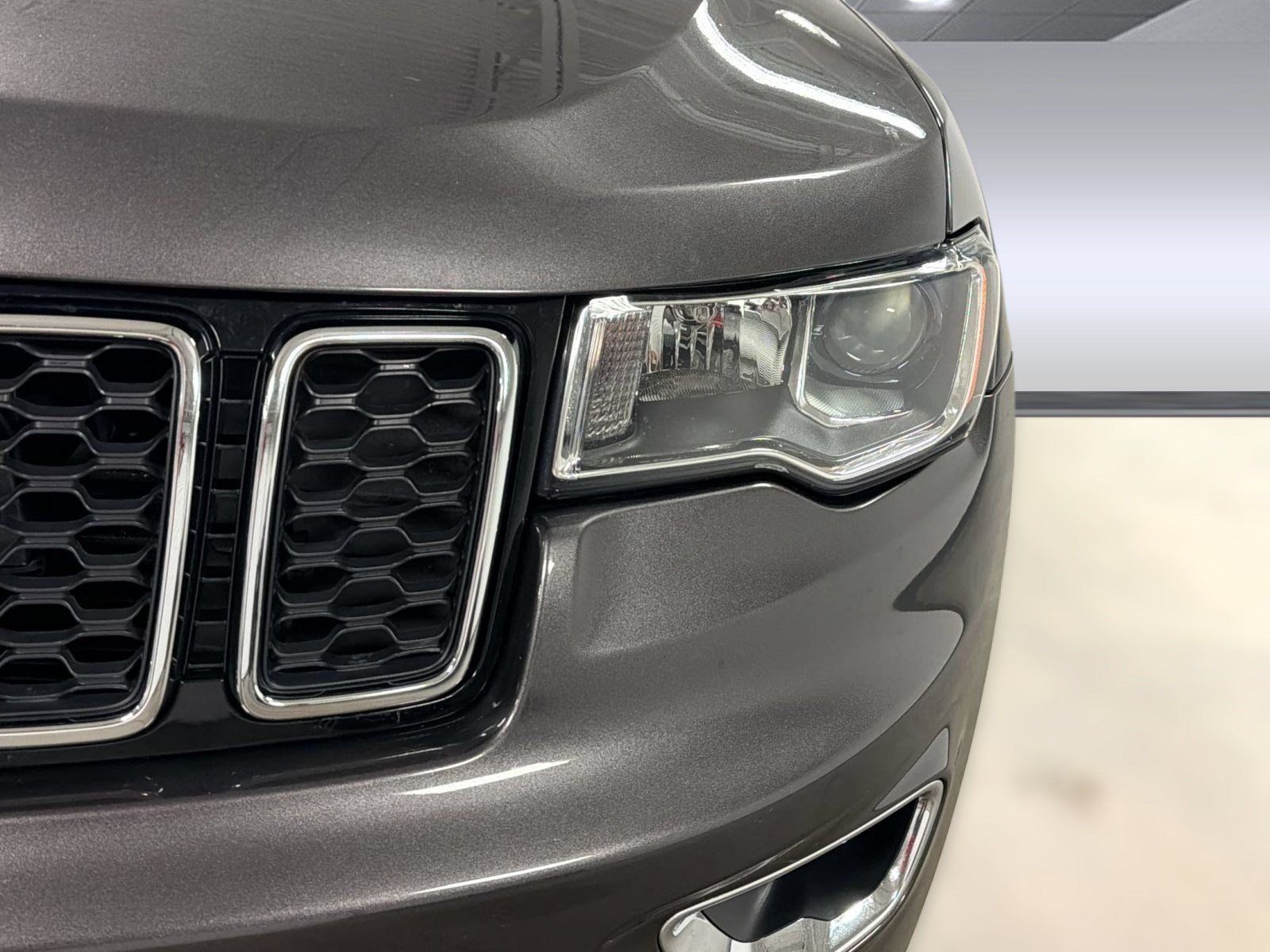 Used 2021 Jeep Grand Cherokee Limited RWD image 11