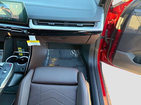 Used 2025 BMW X2 xDrive28i image 17