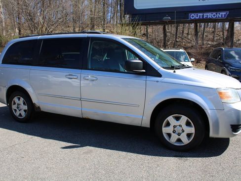 Used 2009 Dodge Grand Caravan SE image 4