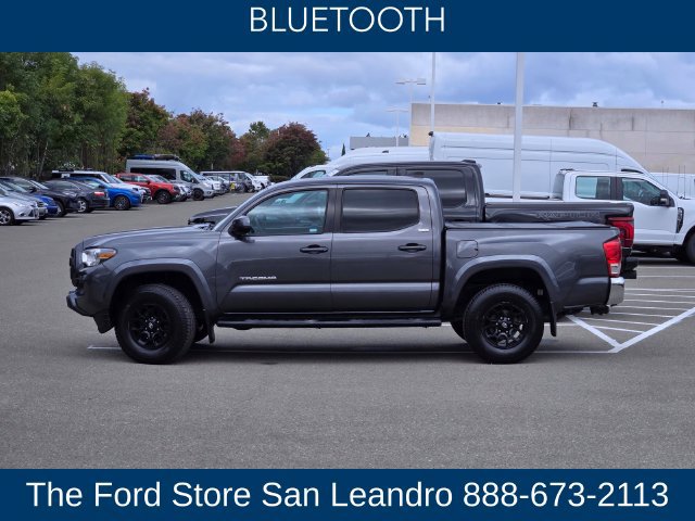 Used 2020 Toyota Tacoma SR5 RWD image 3