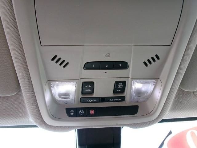Used 2020 GMC Terrain Denali w/ GMC Pro Grade Package AWD/4WD image 17