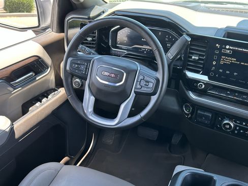Certified 2025 GMC Sierra 1500 SLT RWD image 15