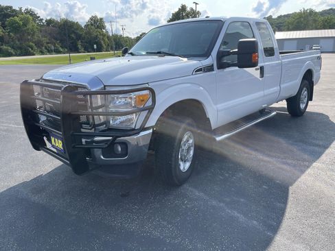 Used 2016 Ford F250 XLT w/ XLT Value Package AWD/4WD image 5