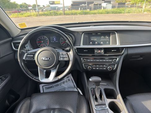 Used 2020 Kia Optima SE FWD image 17