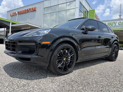 Used 2023 Porsche Cayenne Turbo AWD/4WD image 11