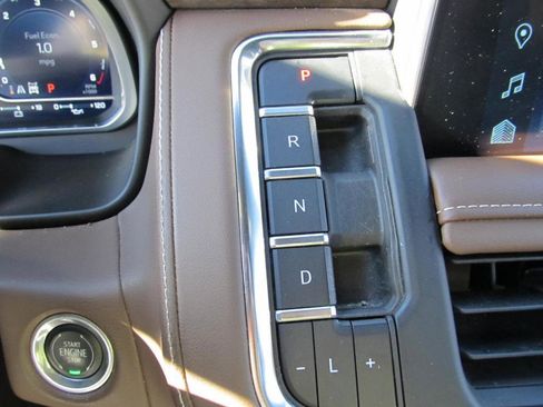 Used 2023 Chevrolet Tahoe High Country image 60