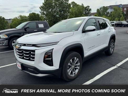 Used 2026 Chevrolet Equinox LT FWD image 1