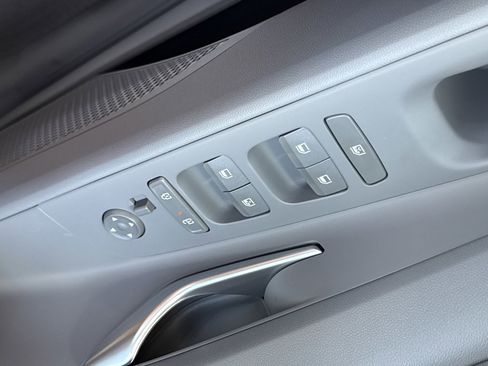 New 2026 Hyundai Elantra SEL Sport FWD image 16